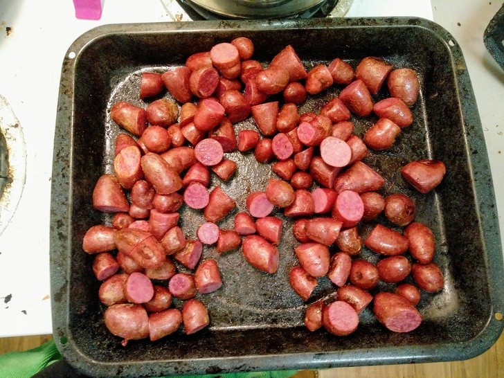 23. Pommes de terre violettes ou saucisses coupées en deux ?