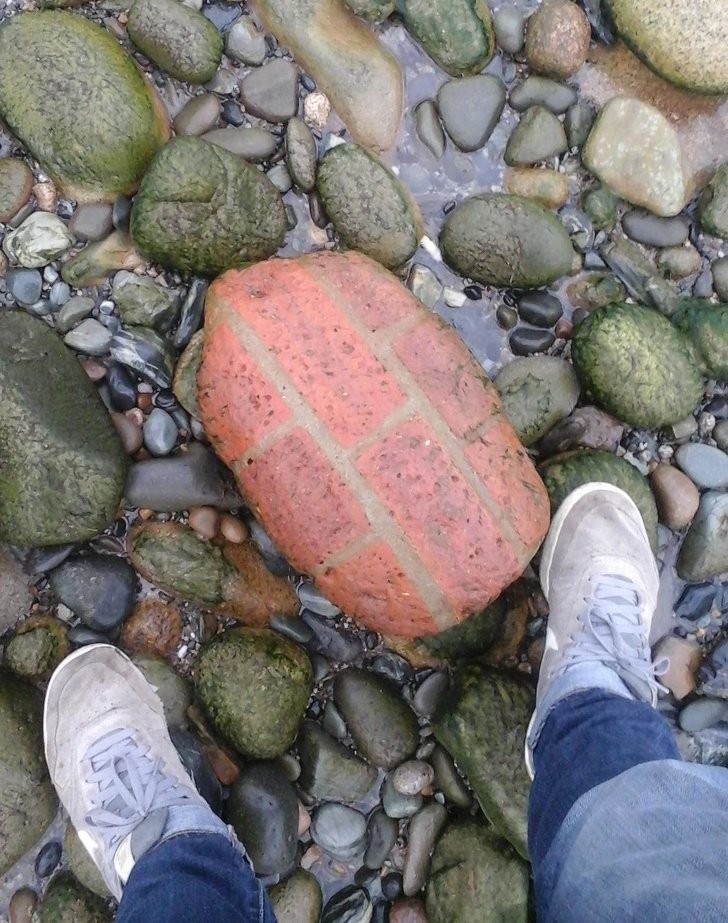 Cette pierre a été polie par la nature, et ressemble maintenant à un pain savoureux !