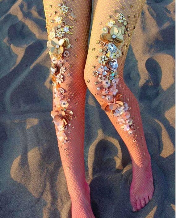 nuestra repetición Desviación Estas calzas de sirena de mar son la última extrañeza de Internet: pero son  muchísimos en quererlo - MiraQueVideo.com