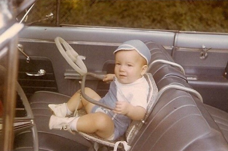"1958. Ein weiteres Beispiel für einen sehr sicheren Kindersitz in einem Auto!"