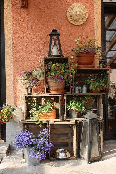 8. Altro che decorazione giardino, qui siamo al livello di vero e proprio “visual merchandiser”.