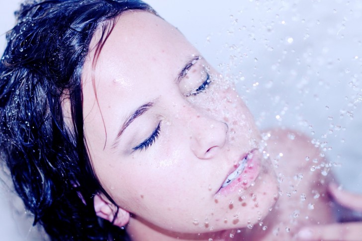 Do you shower with very hot water? You could be putting your health at risk, here is why! - 1