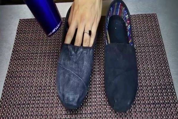 Le vostre scarpe si rovinano in una giornata di pioggia? Sfregate un po di cera d'api sulla superficie...il gioco è fatto e diventano impermeabili!