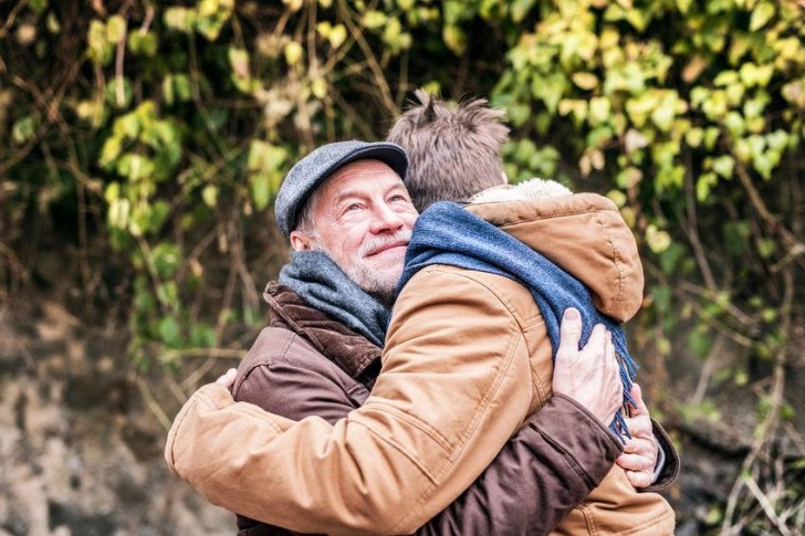 Una mamá echa de la casa al hijo gay, pero el abuelo materno lo defiende: "eres tú la que está en contra de la naturaleza" - 2