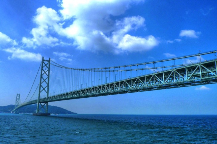 10. Die Akashi Kaikyō Brücke in Japan