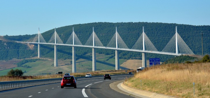 7. Das Viadukt von Millau in Frankreich