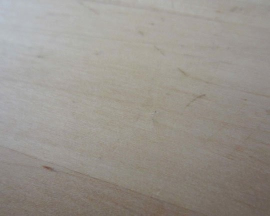 Andate avanti per circa 3-5 minuti muovendo il ferro in continuazione in modo da non lasciare segni sul legno. Alla fine ecco il risultato.
