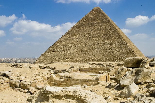 10. Ancora oggi non siamo assolutamente sicuri di come le piramidi di Giza (Egitto) siano state costruite!