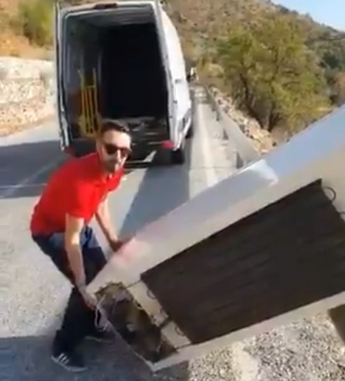  A man gets rid of a refrigerator by throwing it over a cliff! The police track him down and make him recover it! - 1