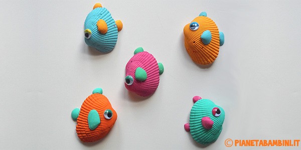 Questi pesciolini ricavati dalle forme delle conchiglie sono adorabili come decorazione per le nostre pareti