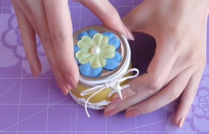 Il metodo semplice per creare delle candele profumate fai-da-te senza usare la cera - 5