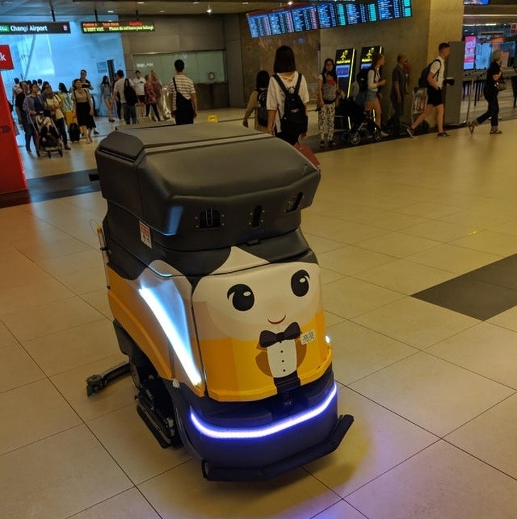 6. A l'aéroport, il y a des robots qui nettoient