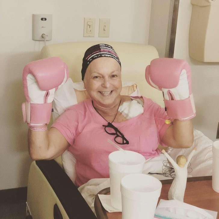 A intrepid mother who has successfully passed her first cycle of chemotherapy!