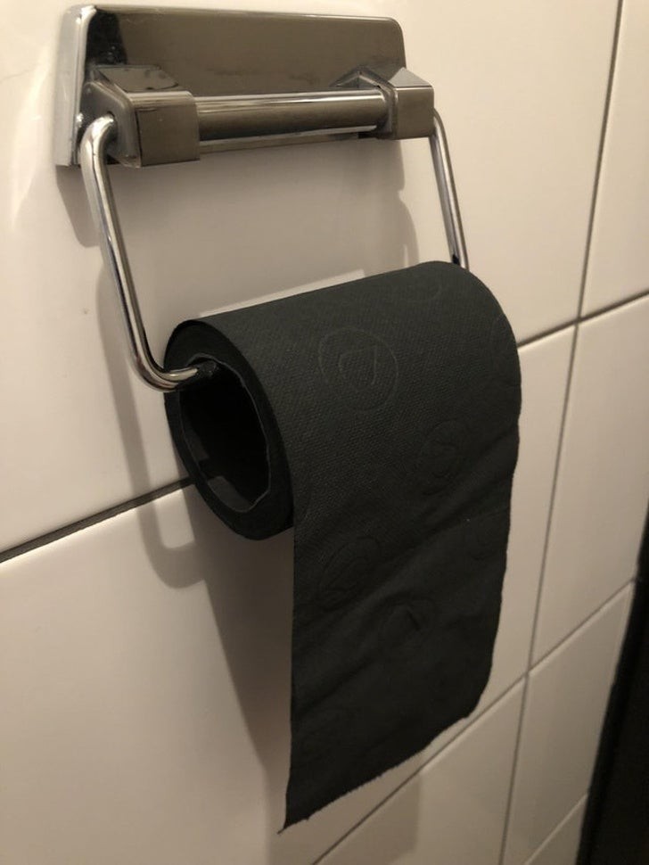 13. Papier toilette... noir