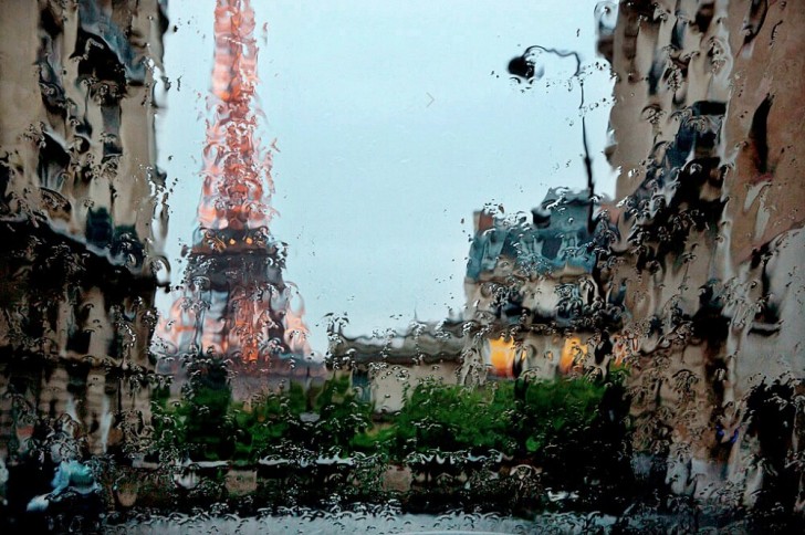 L'atmosphère de Paris dans un climat automnal