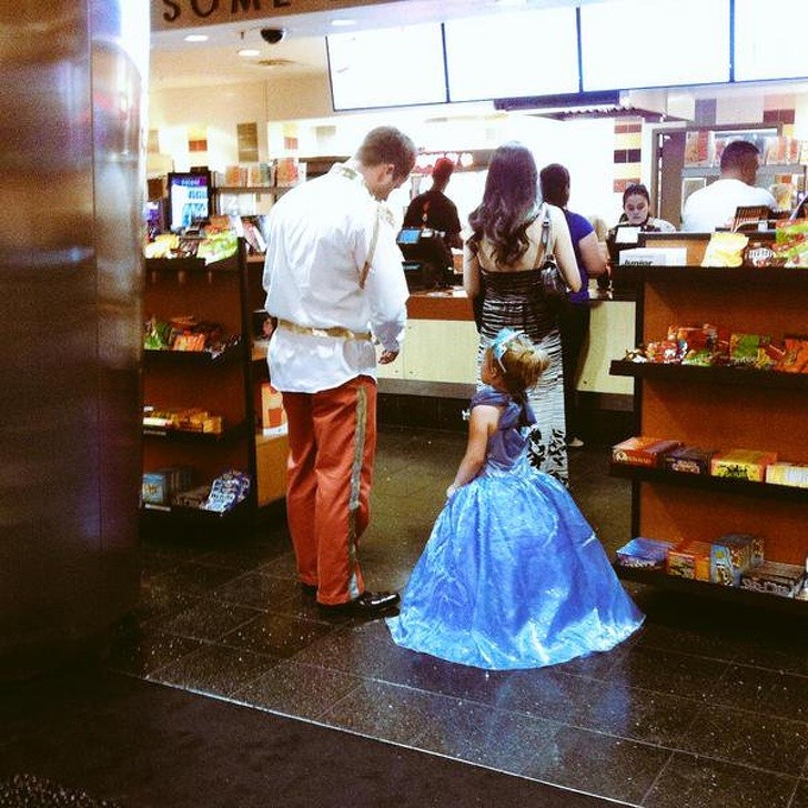 Dad and daughter at the premiere of the film "Cinderella".