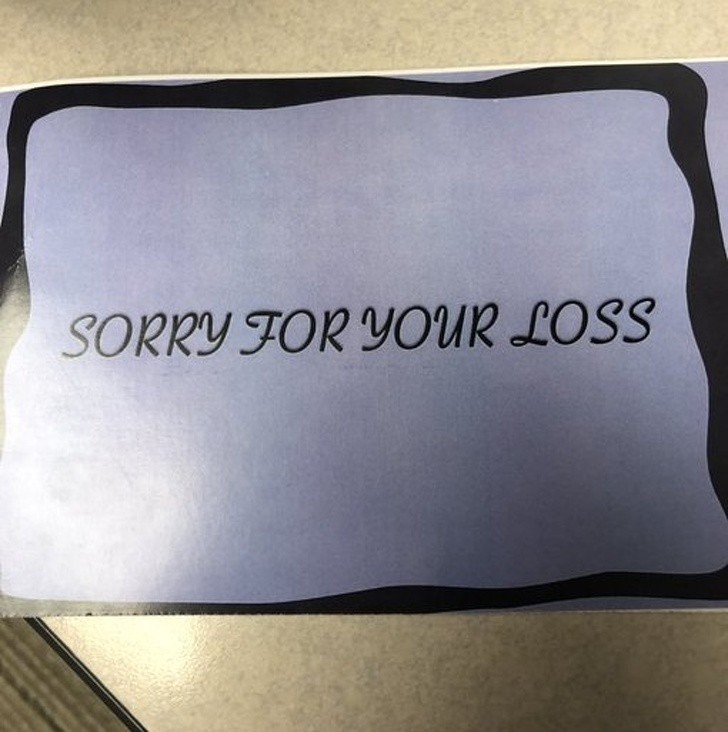 L'employé est renvoyé de son travail et laisse ce message ironique à ses collègues : "Je suis désolé pour votre perte".