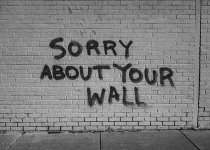 "Tut mir leid wegen deiner Wand!" In Kanada neigen sie dazu, sich sehr oft zu entschuldigen...