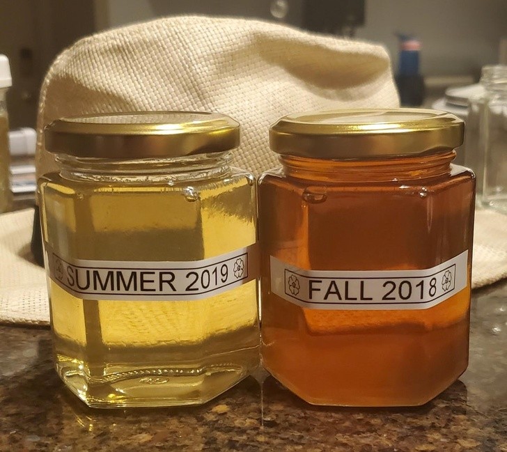 10. Het kleurverschil tussen de honing van afgelopen herfst en die van deze zomer