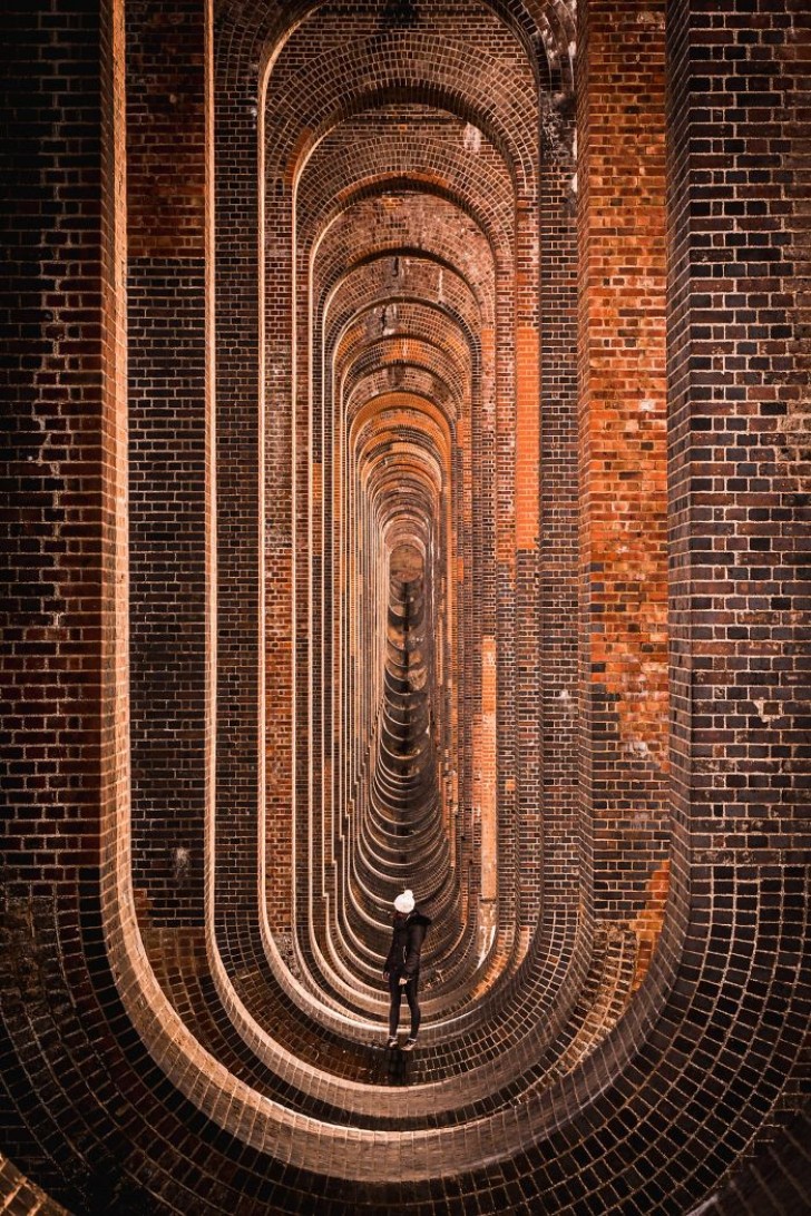 Dit viaduct in Engeland lijkt groter dan het is...