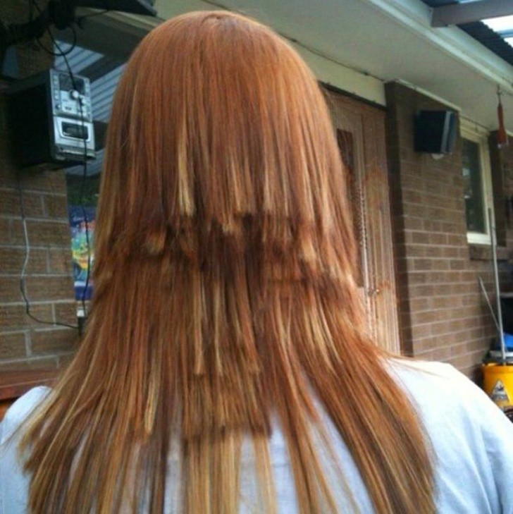 Ze wilde haar haren in "laagjes" geknipt hebben...