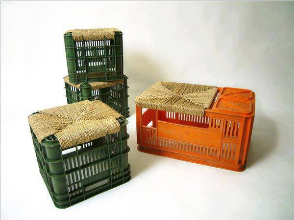 15. Una tecnica antica come l'impagliatura delle sedie si può applicare anche alle cassette per ottenere sgabelli rustici e resistenti