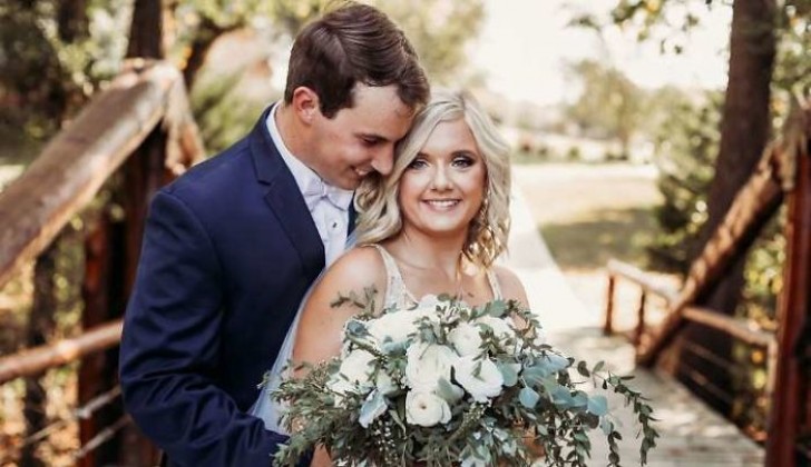 Depois de namorar por dois anos, este casal do Tennessee formado por Tanner e Lyndsey Raby decidiu se casar em 22 de setembro de 2019 em uma cerimônia que surpreendeu alegremente todos os convidados...