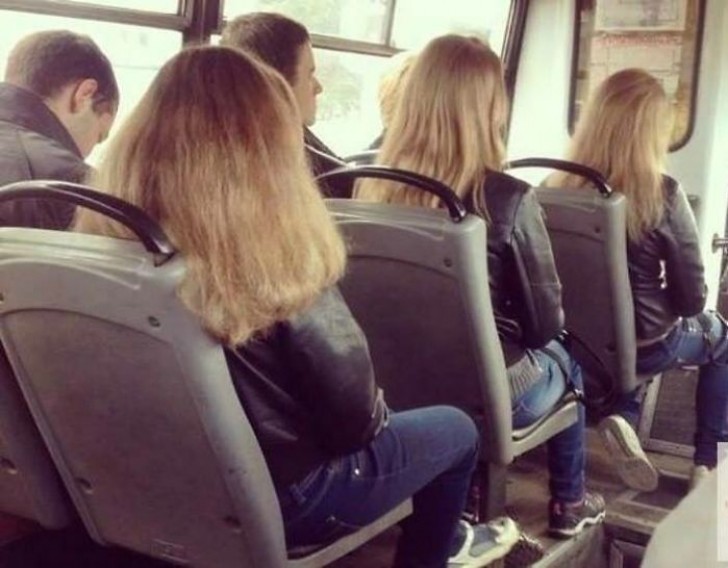 9. Les blondes aiment prendre le bus !