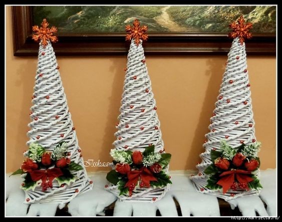 5. Un effetto "twist": guardate che belli questi candidi alberi di Natale