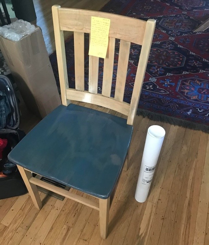 "Jemand hat den alten Stuhl, den ich vor meinem Haus hatte, repariert und ihn mir zurückgegeben."