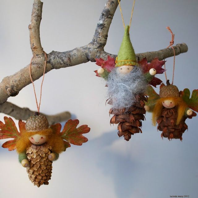 2. Vi piacciono questi angioletti fatti di foglie, pigne, ghiande, feltro e lana?