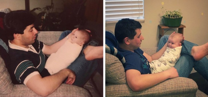 Generationen im Vergleich: zwei Väter mit eigenem Sohn, die auf dem gleichen Sofa posieren.
