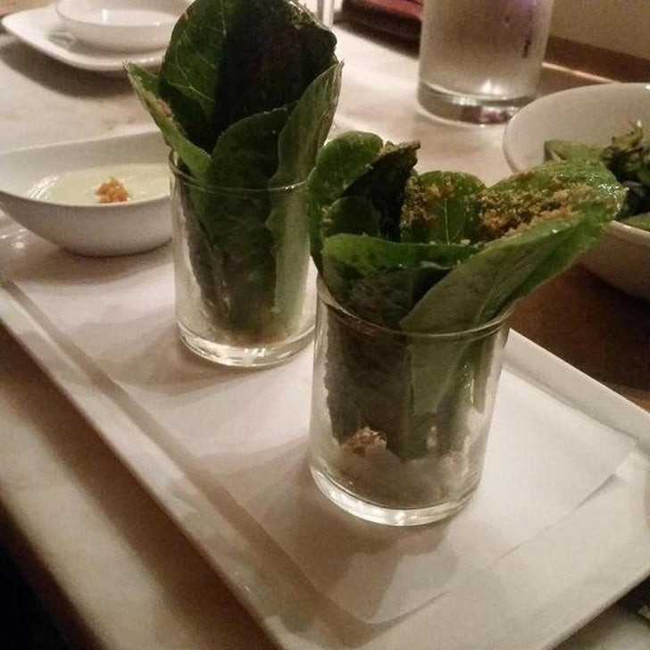 4. Apparemment, cette salade César est aussi très chère...