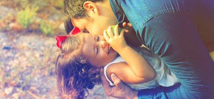 We moeten een kind nooit dwingen om een familielid te kussen of te knuffelen, dat zeggen experts - 1