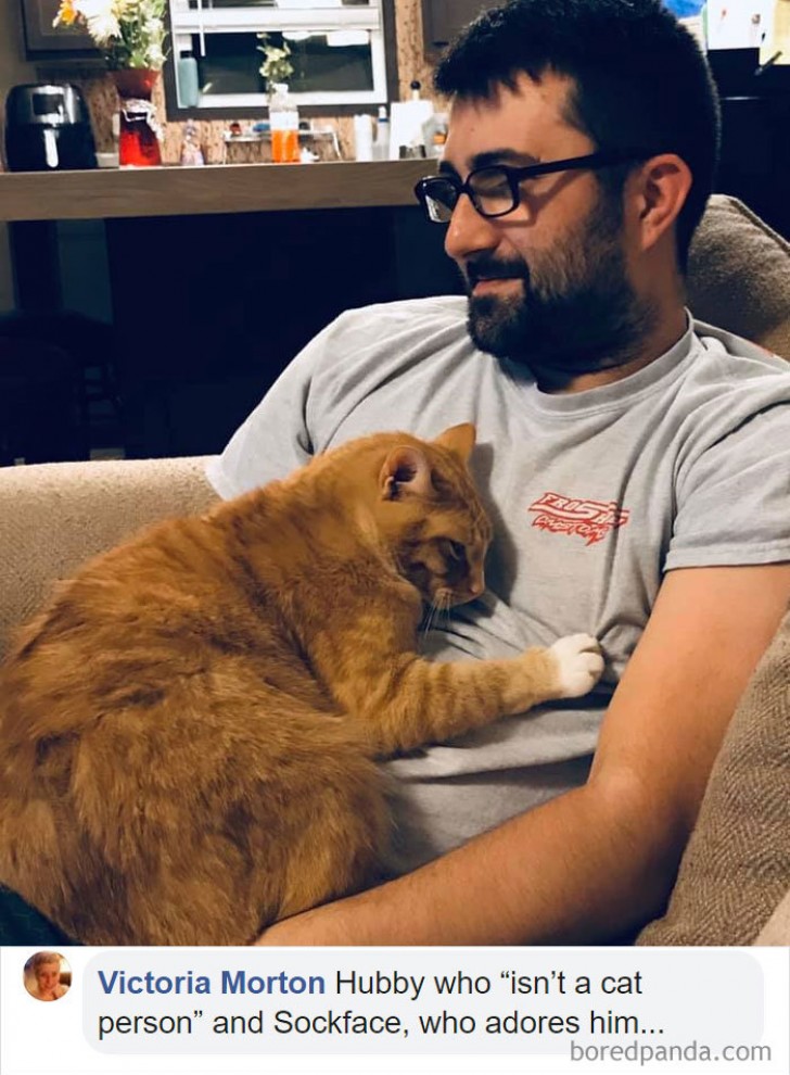 11. Meu marido, que "não gosta muito de gatos" e o nosso gato que o adora.