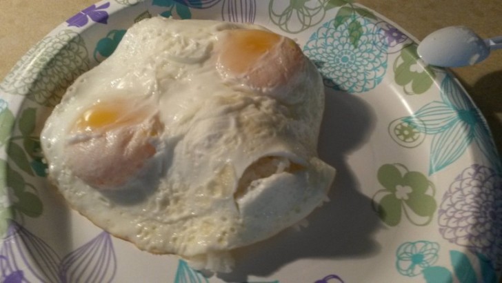 8. Plus que des œufs au plat, ça ressemble plus à un alien...