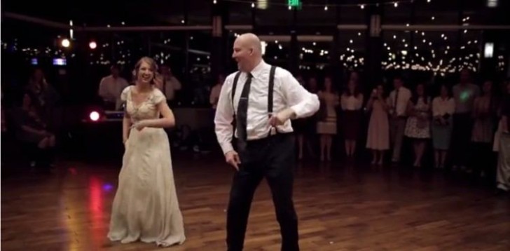 10. Vader en dochter dansen op haar bruiloft...