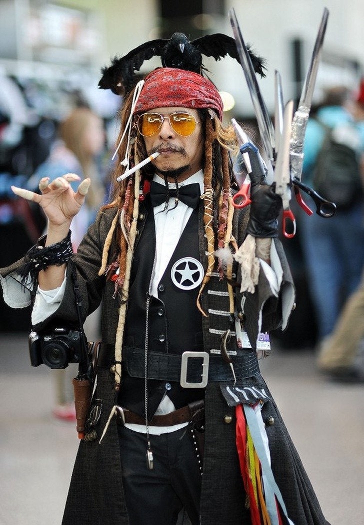 11. Tous les différents personnages de Johnny Depp résumés par un cosplayer !
