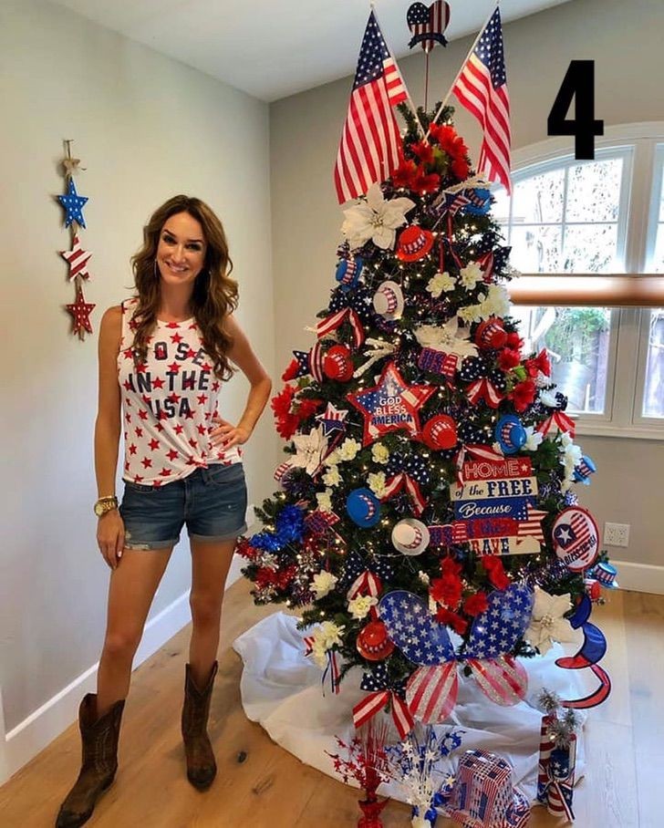 Esta mujer no quita el árbol de Navidad por un año y lo decora según la