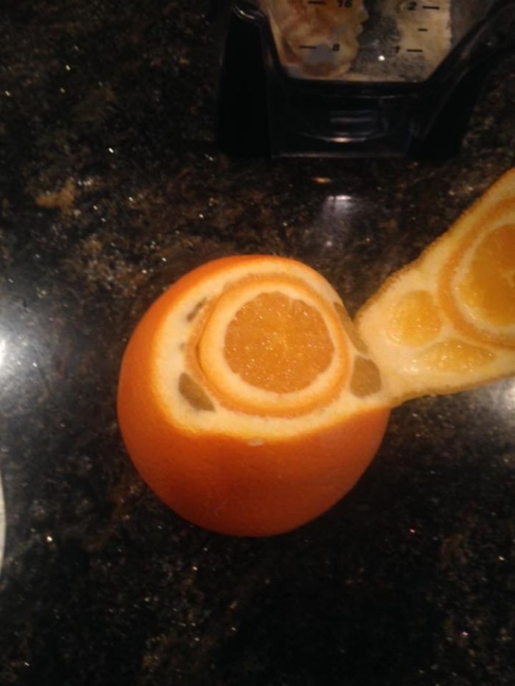 Une orange dans une autre orange... qui a sa propre peau !