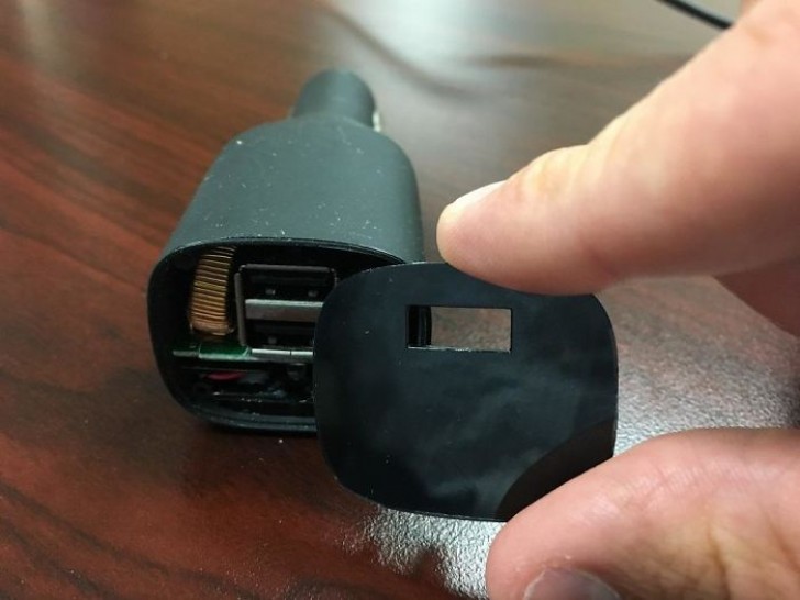 Une entrée USB extra cachée... elle peut toujours être utile !