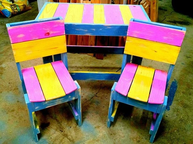 14. Vivaci sedie da esterno, da personalizzare coi colori preferiti