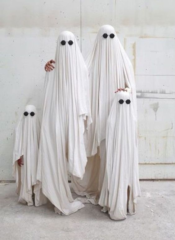 3. Costume da fantasma