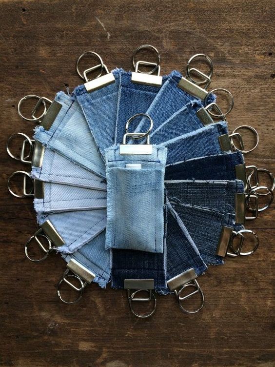 4- Portachiavi per ogni sfumatura di jeans