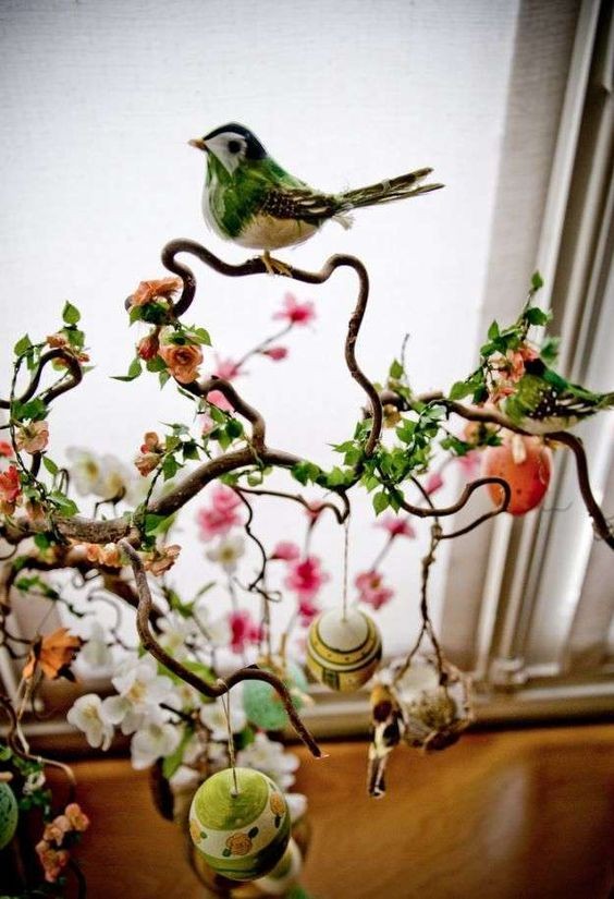 12. Con uccellini che sembrano veri, il vostro albero fiorito e decorato farà un figurone