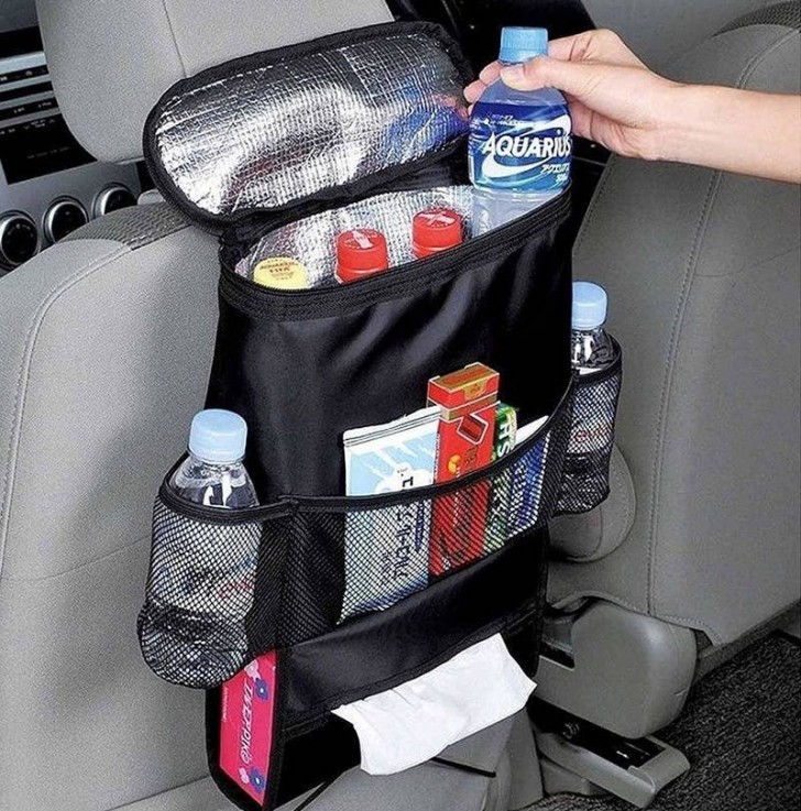 7. Sistemate uno zaino termico sul retro del sedile in auto, per prendere comodamente le bevande fresche durante un viaggio