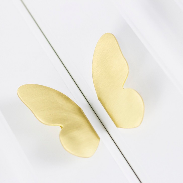 4. Maniglie per i mobili a forma di ali di farfalla