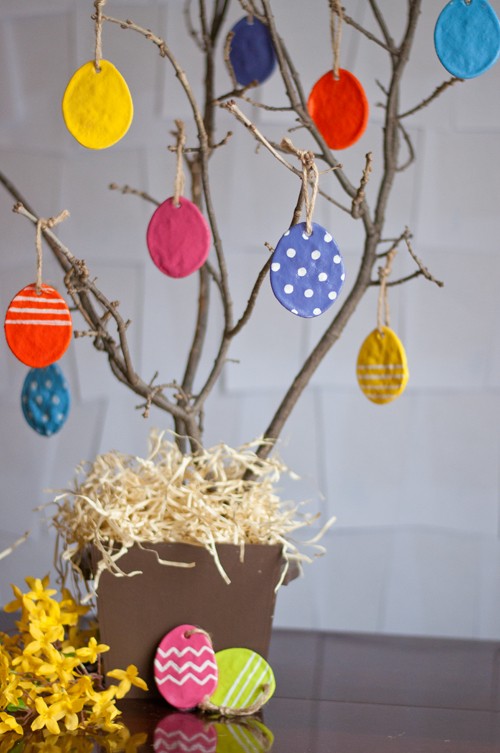 2. Un classico sempre apprezzato: le decorazioni con la pasta di sale, da usare magari per ornare un albero di Pasqua