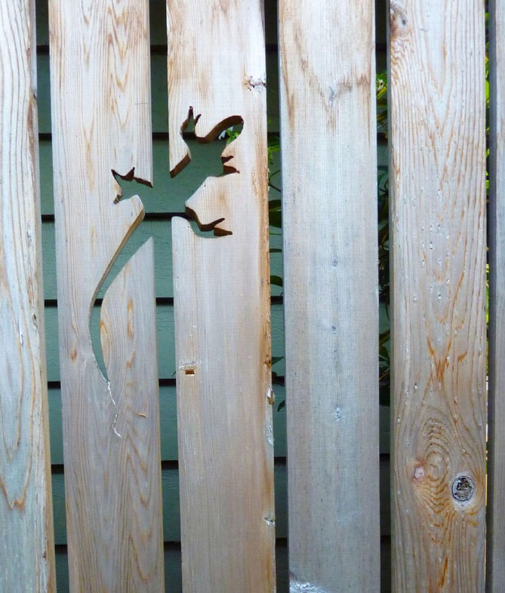 23. Se siete abili nel lavorare il legno, ricavate sagome tra le stanghe di una recinzione
