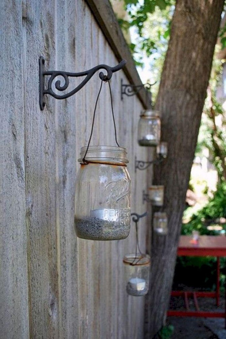 3. Lanterne rustiche ricavate da semplici barattoli di vetro